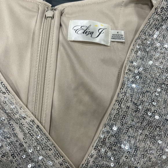 Eliza J Silver Sequin Dress - Picture 11 of 11